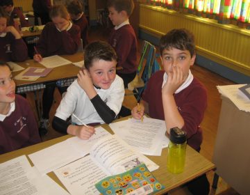 P6 and P7 Work Together To Solve The Maths Hunt Challenge.