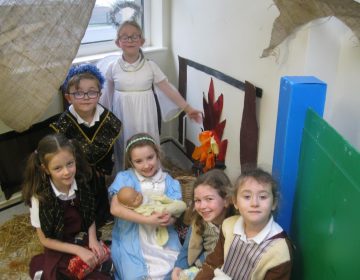 Primary2/3 busy with Christmas play based learning.