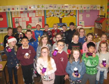 P5/6 and P7 with their water bottles from the Causeway Coast and Glens Borough Council
